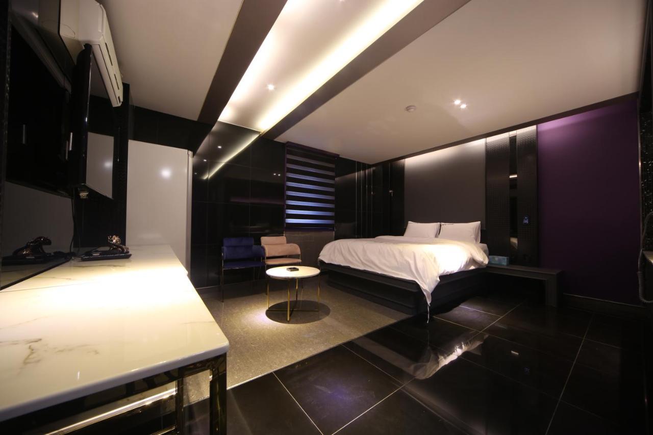 Hotel Yeogiatte Daegu Station ภายนอก รูปภาพ