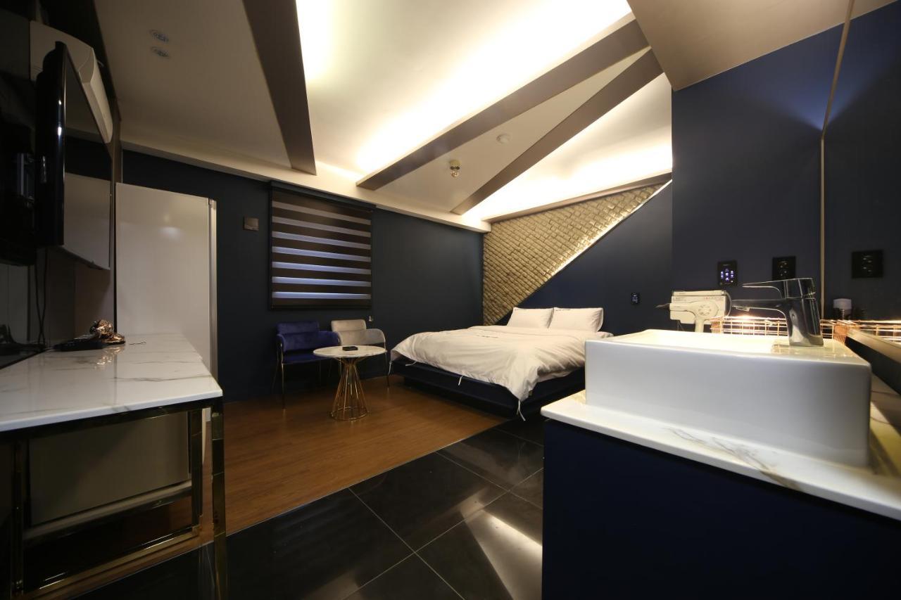 Hotel Yeogiatte Daegu Station ภายนอก รูปภาพ