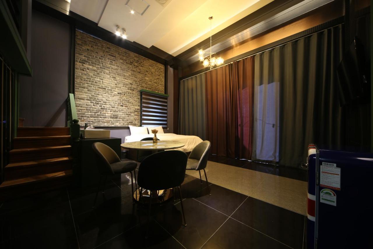 Hotel Yeogiatte Daegu Station ภายนอก รูปภาพ